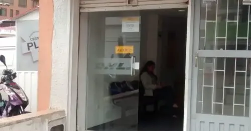 DHL COUNTER  CEDRITOS